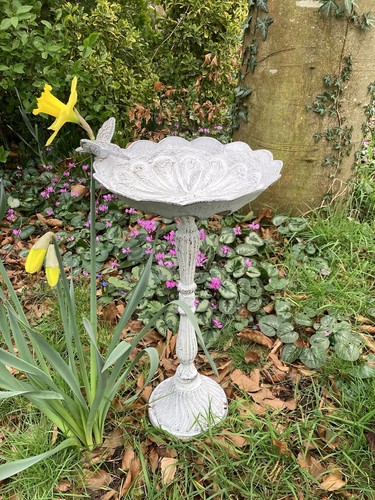 Metal cast iron - iron, hummingbird