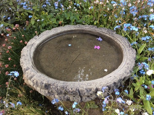 Stone garden log style bird - style,