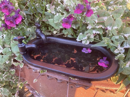 Small metal black cast - small, iron