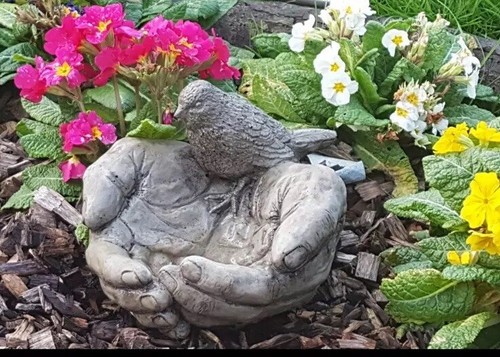 Stone garden bird - in,